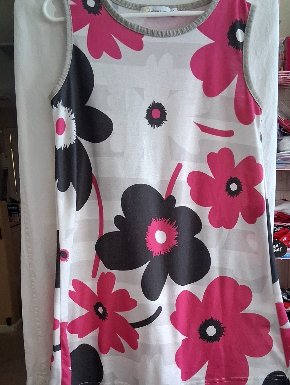 Cute Dress Floral Scoop Neck Tank Top in Pink & Black